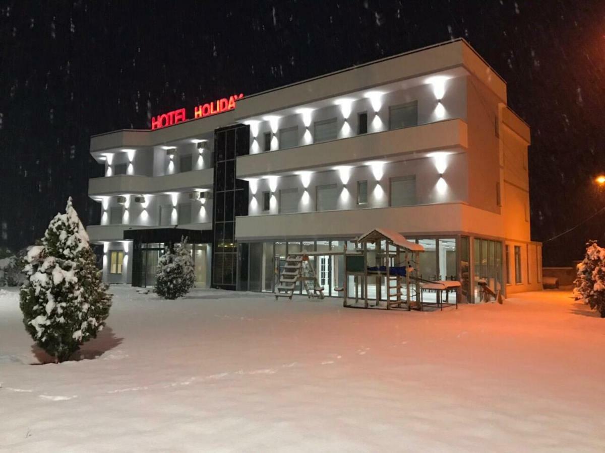 Hotel Holiday Koplik Bagian luar foto