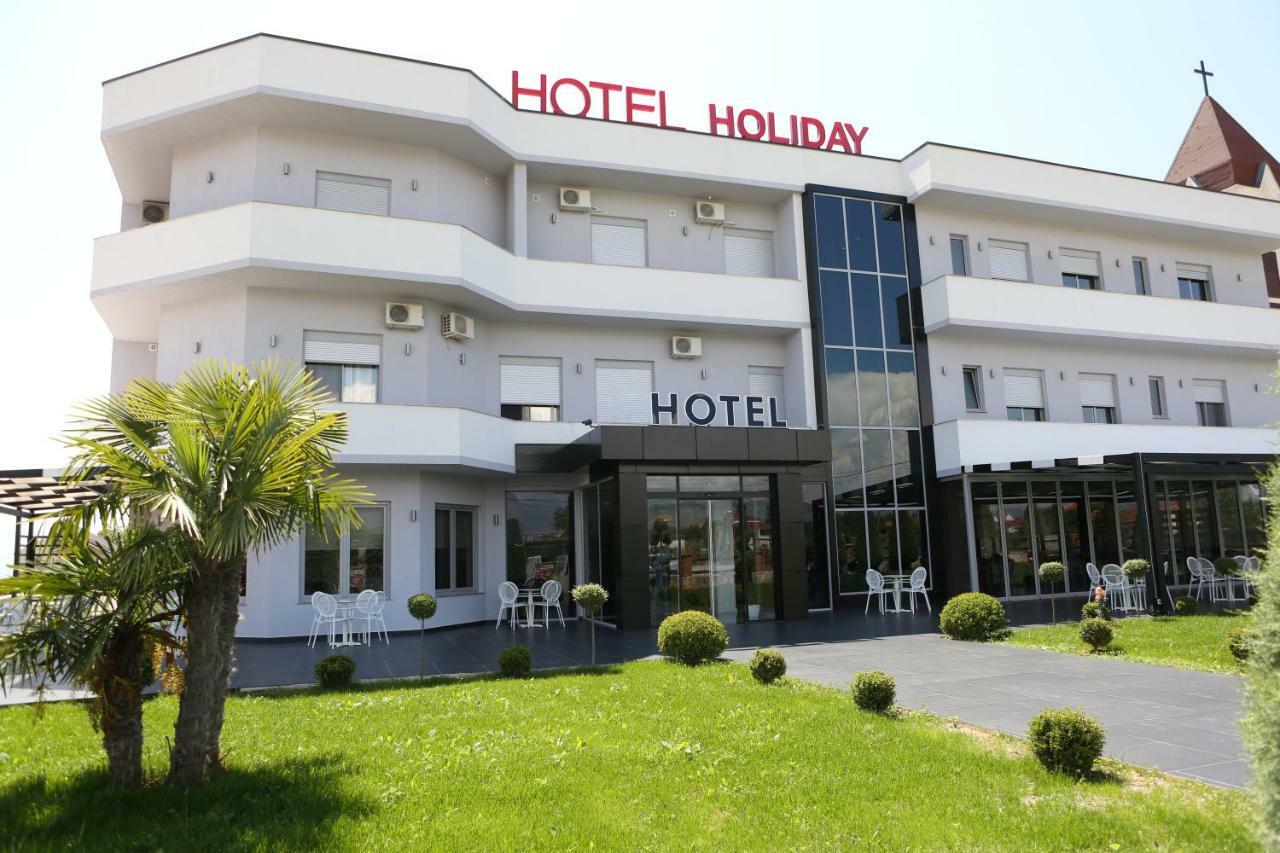 Hotel Holiday Koplik Bagian luar foto