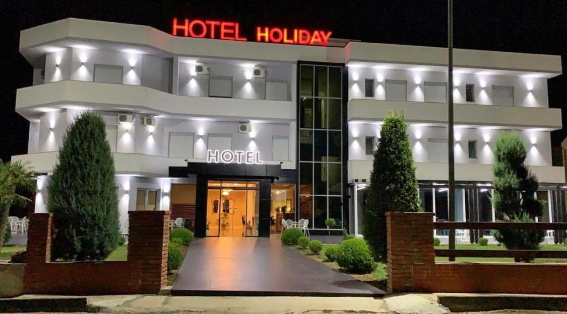 Hotel Holiday Koplik Bagian luar foto