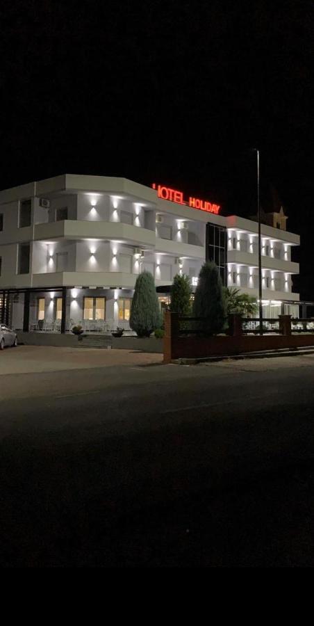 Hotel Holiday Koplik Bagian luar foto